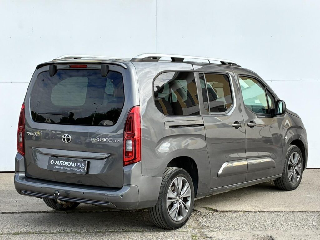 Toyota Proace City  1.2T 130k L2 Family