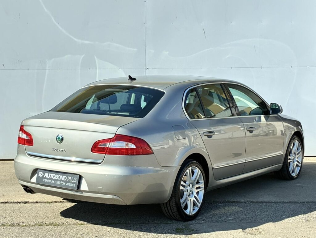 Škoda Superb  2.0 TDI 4x4 DSG / 103 kW Exclusive