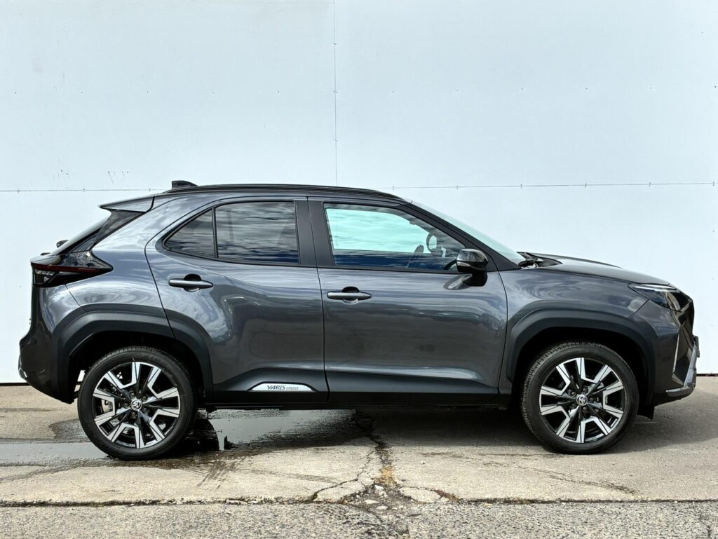 Toyota Yaris Cross  1.5 HSD 130k e-CVT AWD Executive