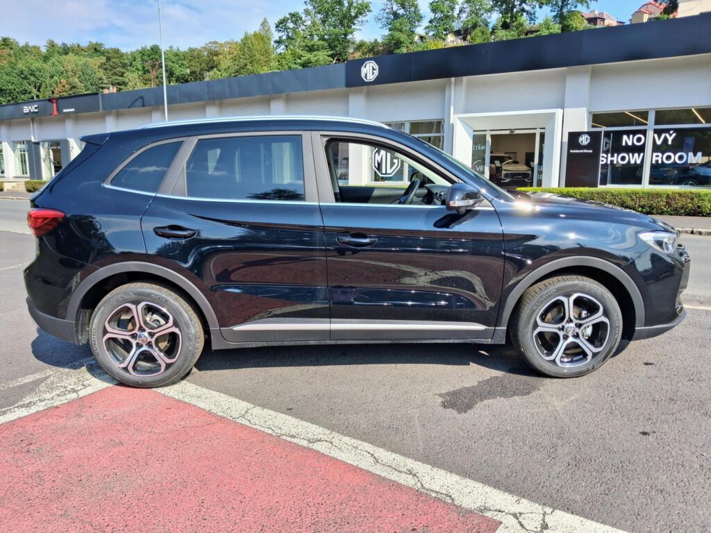 MG ZS  ELEGANCE 1.5 85kW 4×2 5MT