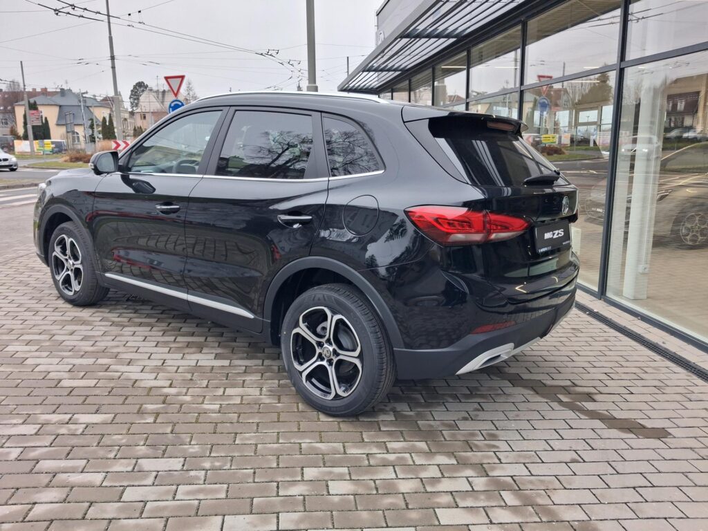 MG ZS  ELEGANCE 1.5 85kW 5MT 4x2