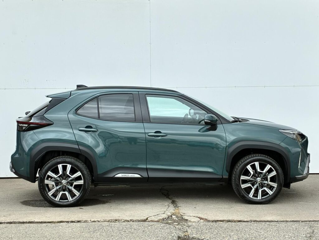 Toyota Yaris Cross  1.5 HSD 130k e-CVT AWD Executive