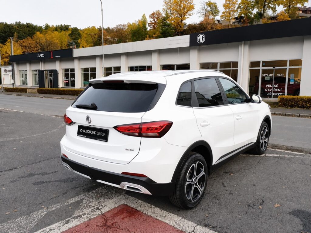 MG ZS  ELEGANCE 1.5 85kW 4×2 5MT
