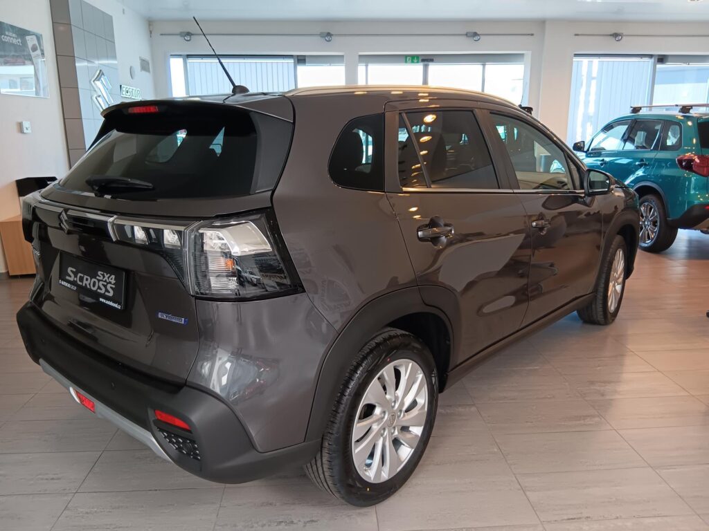 Suzuki S-Cross  PREMIUM 1.4 HYBRID M/T 4x2