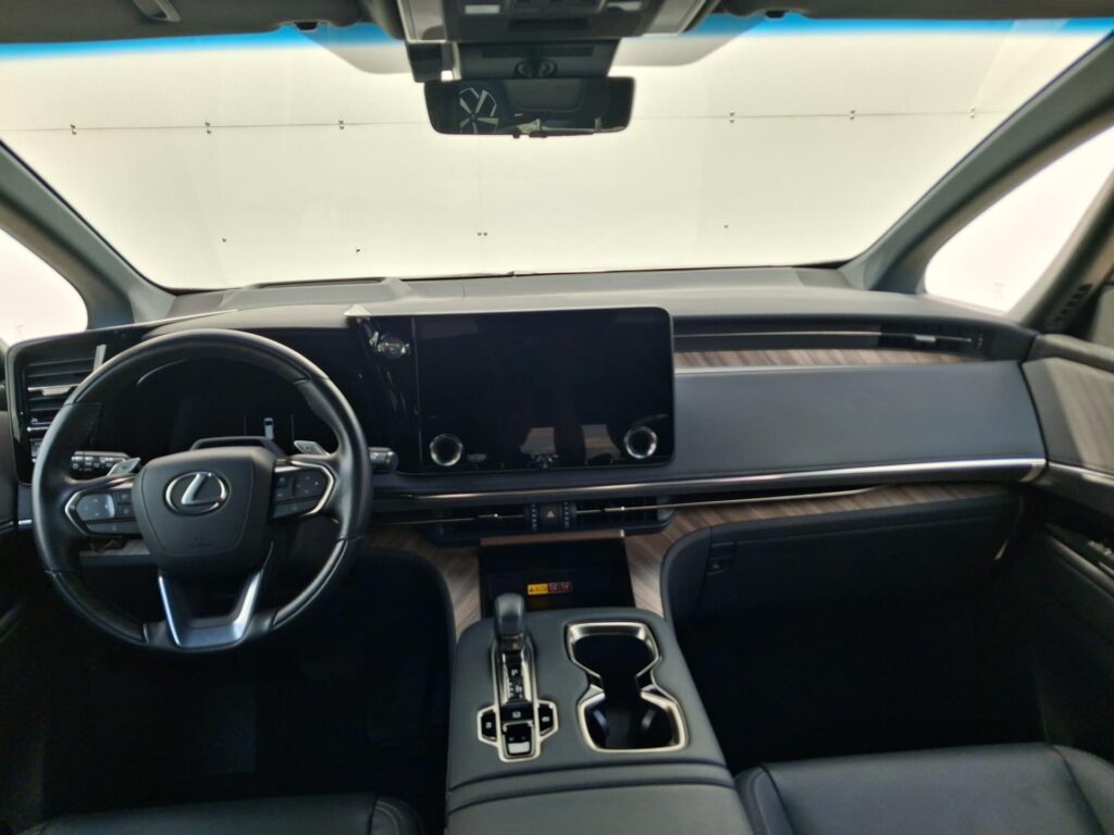 Lexus LM 350h  2.5 HSD e-CVT AWD Luxury