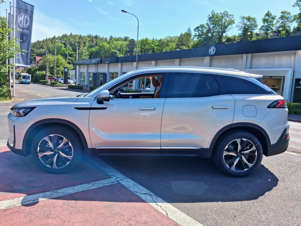 BAIC X7  ALL IN 1.5T 130kW 4×2 7DCT