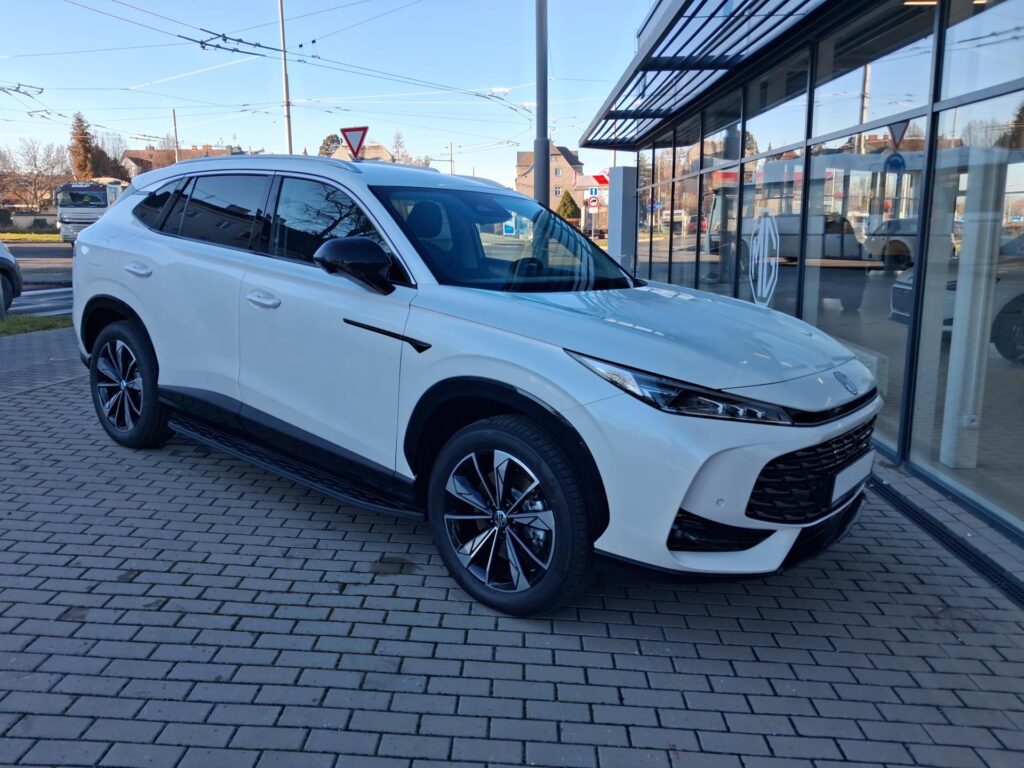 MG HS  EMOTION PHEV 200kW 4×2 3AT