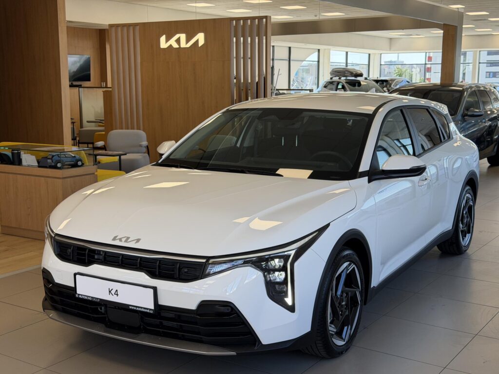 KIA K4  1,0 T-GDi GPF MHEV 7DCT EXCLUSIVE (2026)