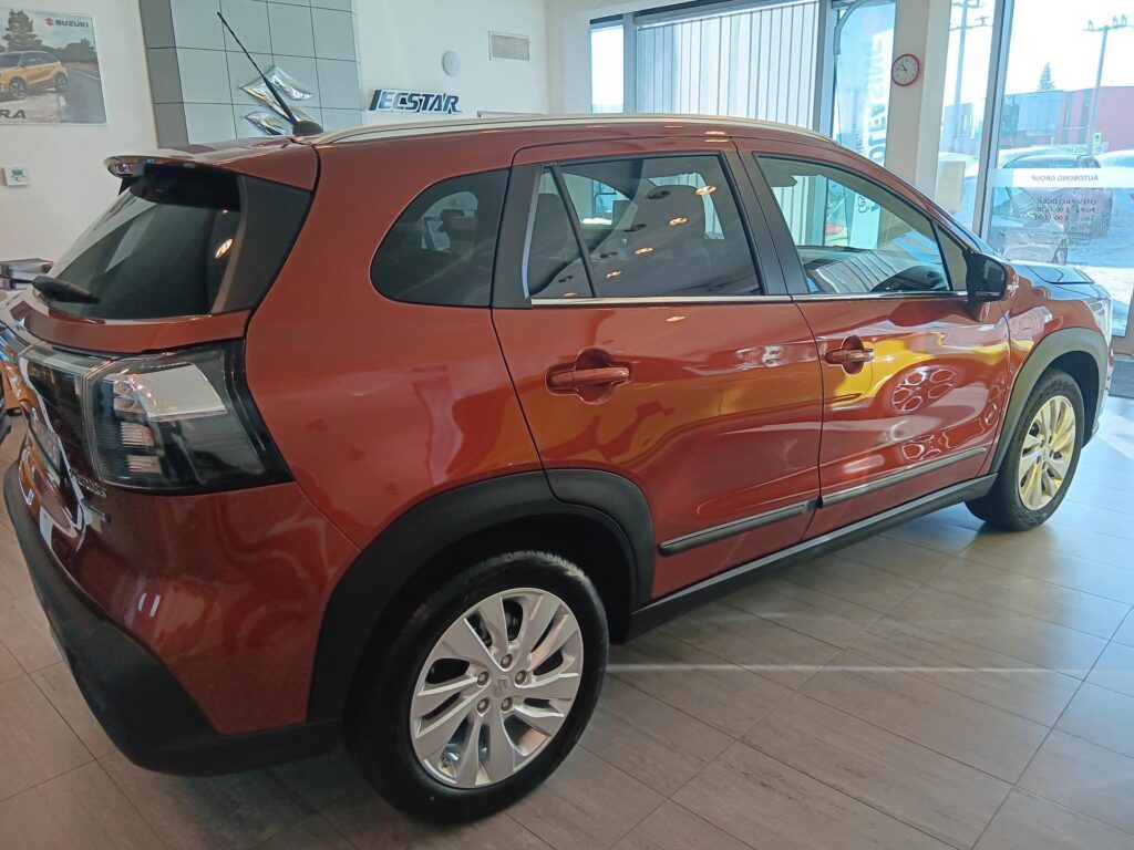 Suzuki S-Cross  PREMIUM 1.4 HYBRID M/T 4x4