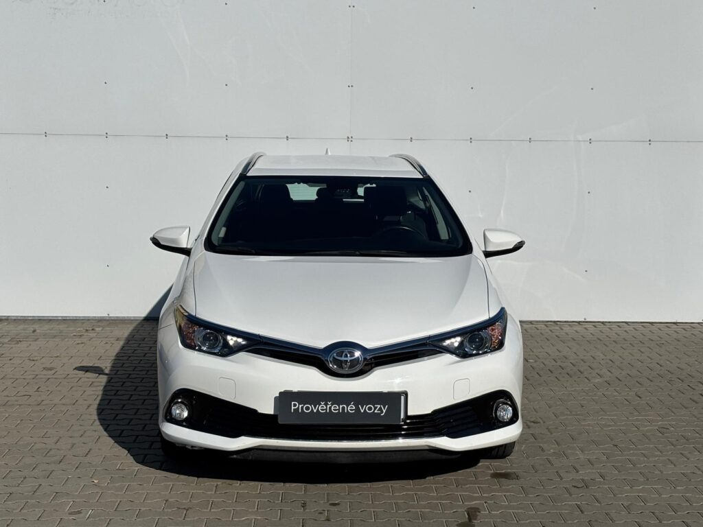 Toyota Auris  1.6 Valvematic Active