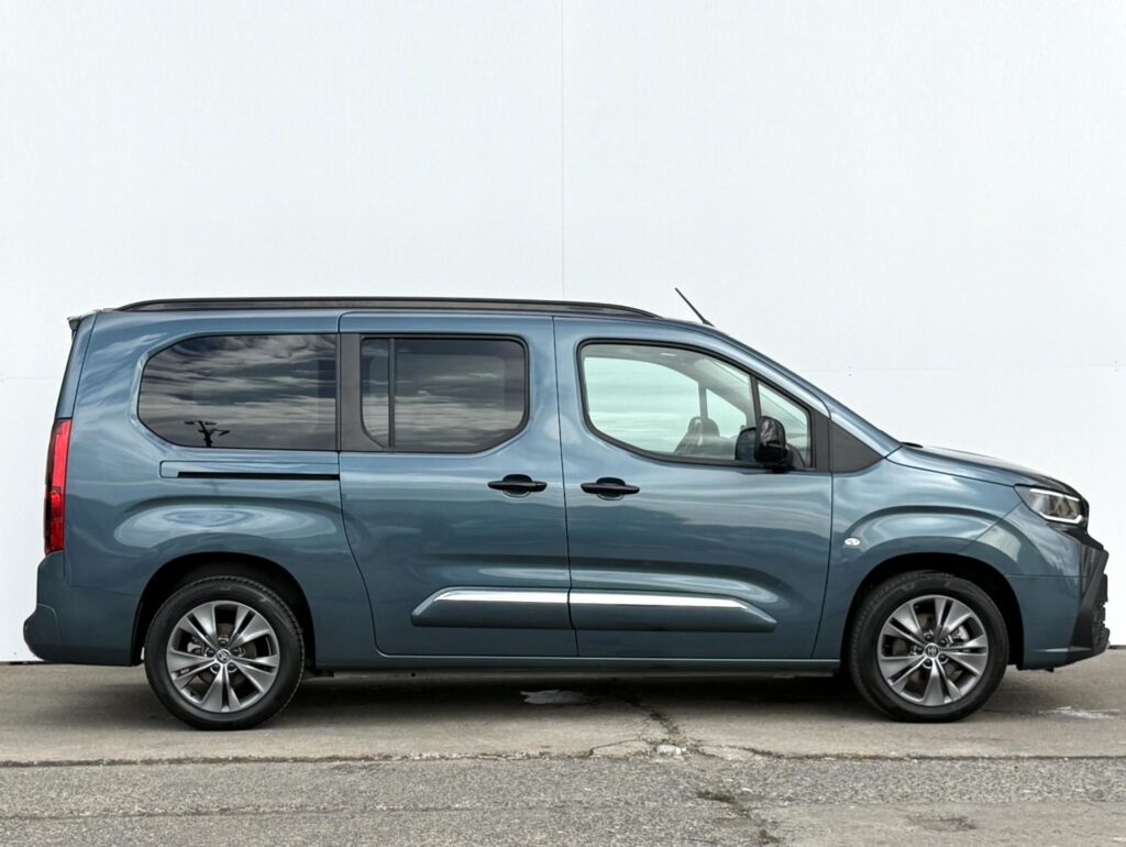 Toyota Proace City Verso  BEV 50 kWh Long Family
