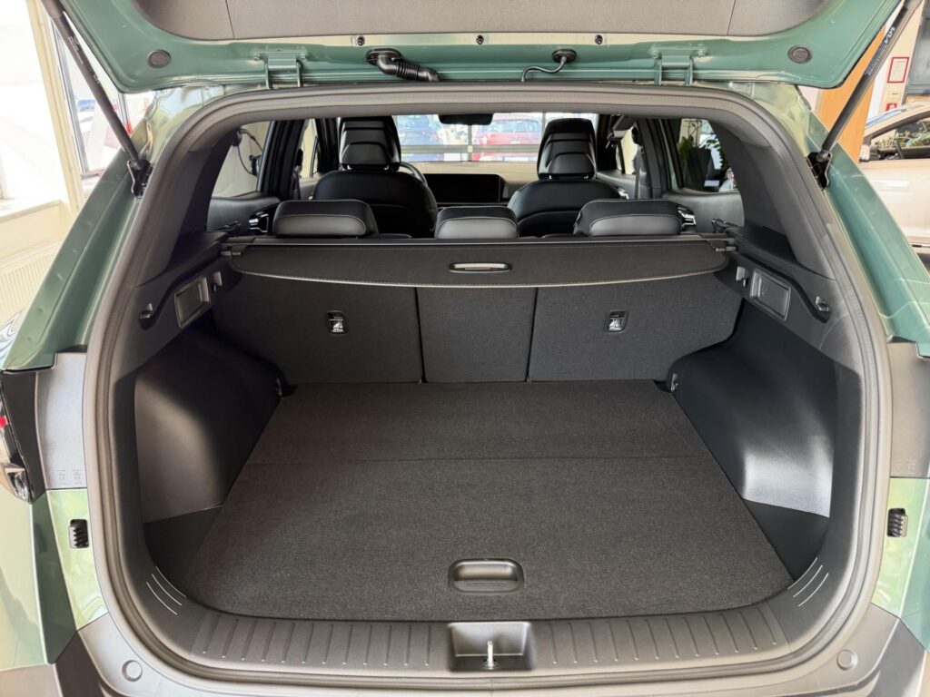 KIA Sportage  1,6 T-GDi HEV 4x2 6AT BLACK EDITION (2027)