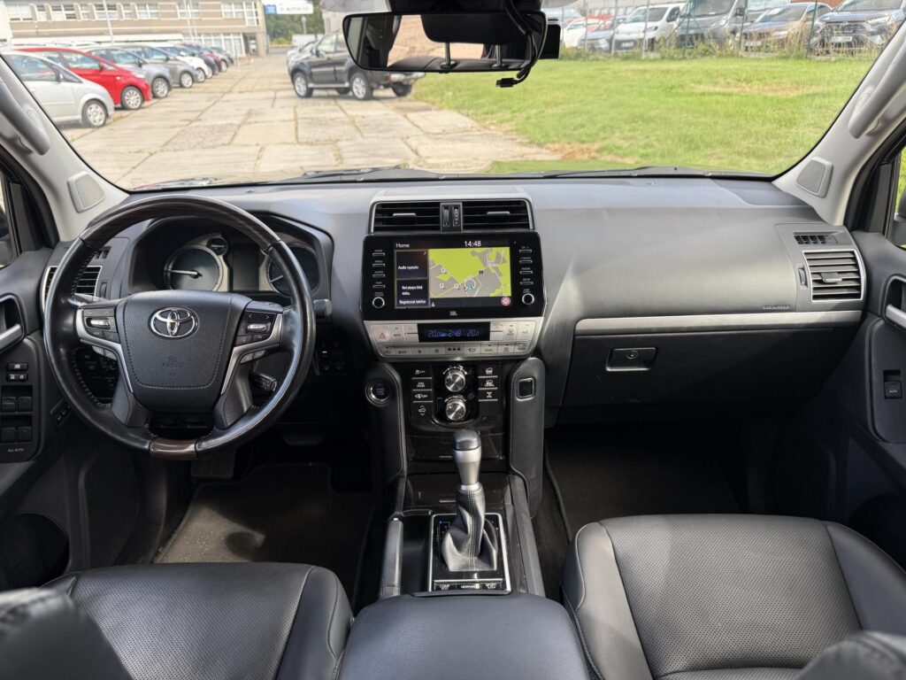 Toyota Land Cruiser  2.8 D-4D AT AWD 150kW Executive