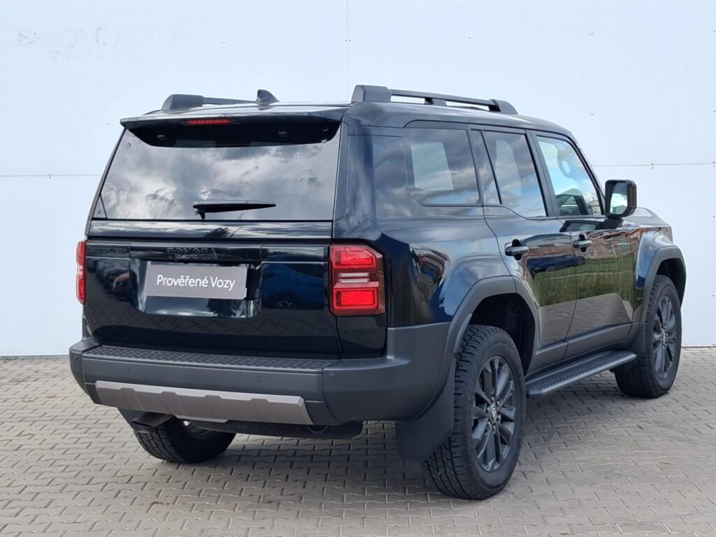 Toyota Land Cruiser  2.8 D-4D 6AT Executive MHEV AWD Skyview