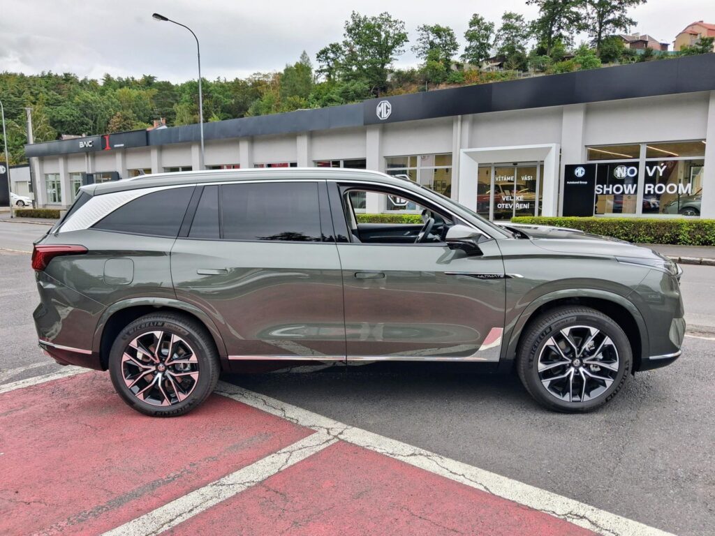 MG S9  PREMIUM 1.5TGI PHEV 220kW 1AT 4x2