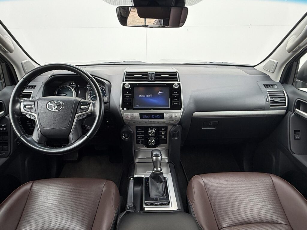 Toyota Land Cruiser  2.8 D-4D AT AWD 130 kW Executive