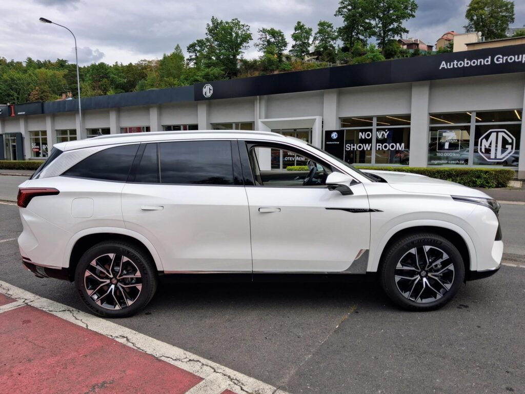 MG S9  PREMIUM 1.5TGI PHEV 220kW 1AT 4×2