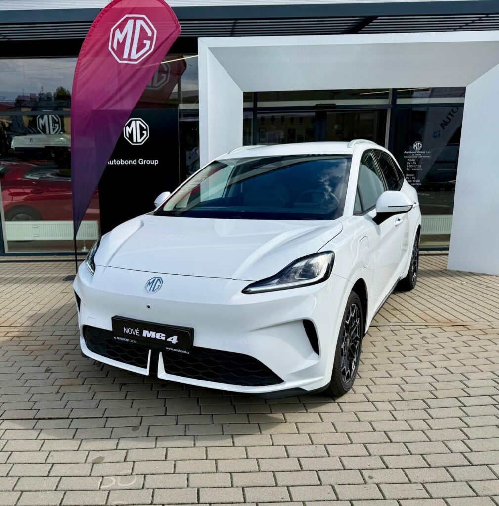 MG MG4  URBAN PREMIUM EV 54kWh 118kW 1AT 4x2