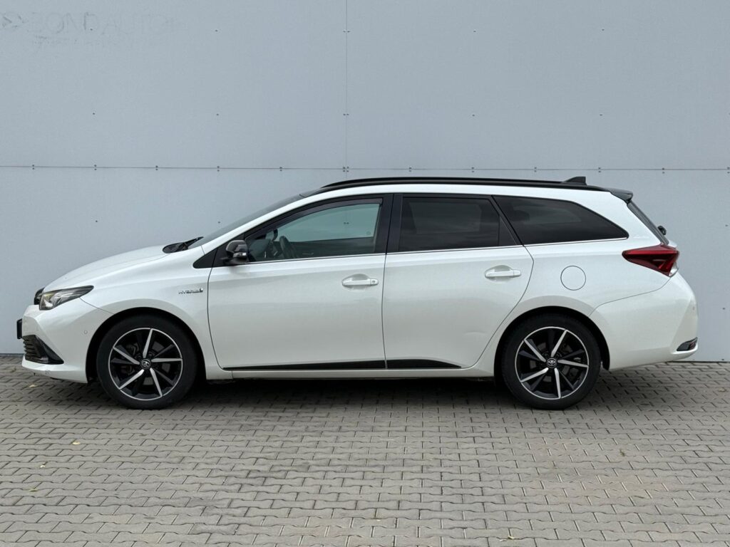 Toyota Auris  1.8 HSD e-CVT Selection