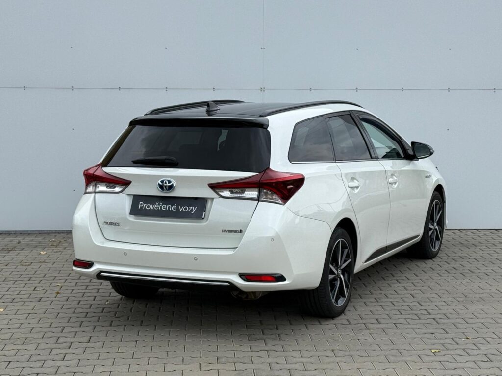 Toyota Auris  1.8 HSD e-CVT Selection