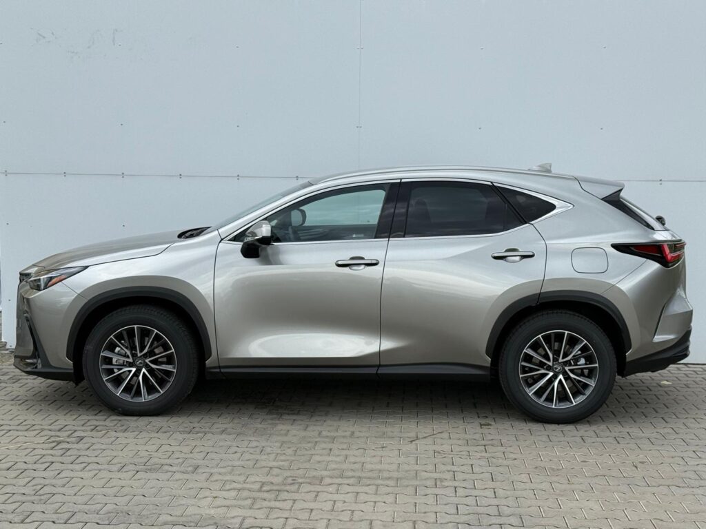 Lexus NX 350h  2,5 HSD e-CVT Executive 4×4 E-FOUR