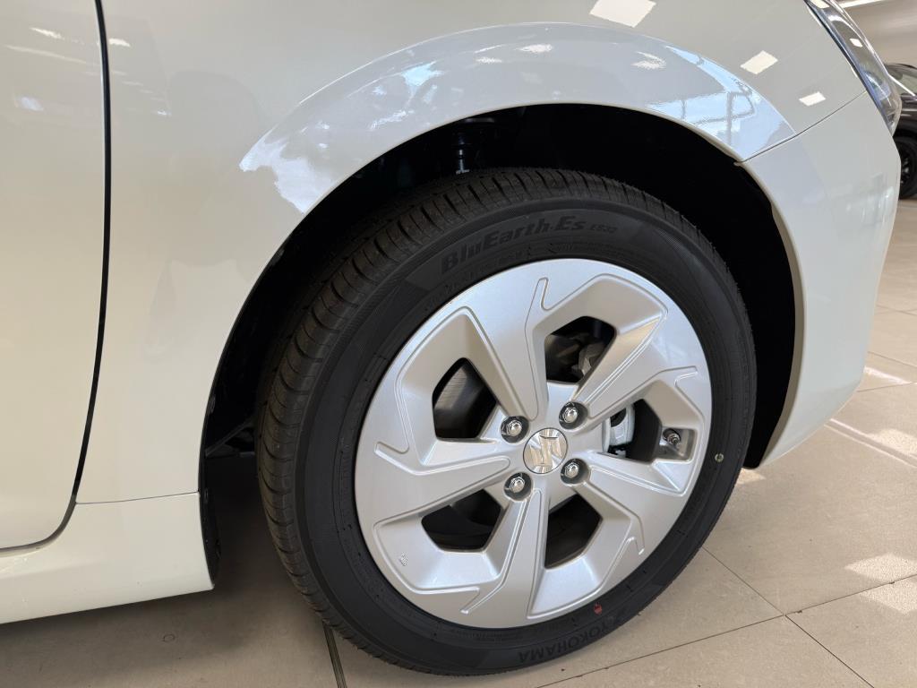Suzuki Swift  PREMIUM 1.2  M/T 4x2