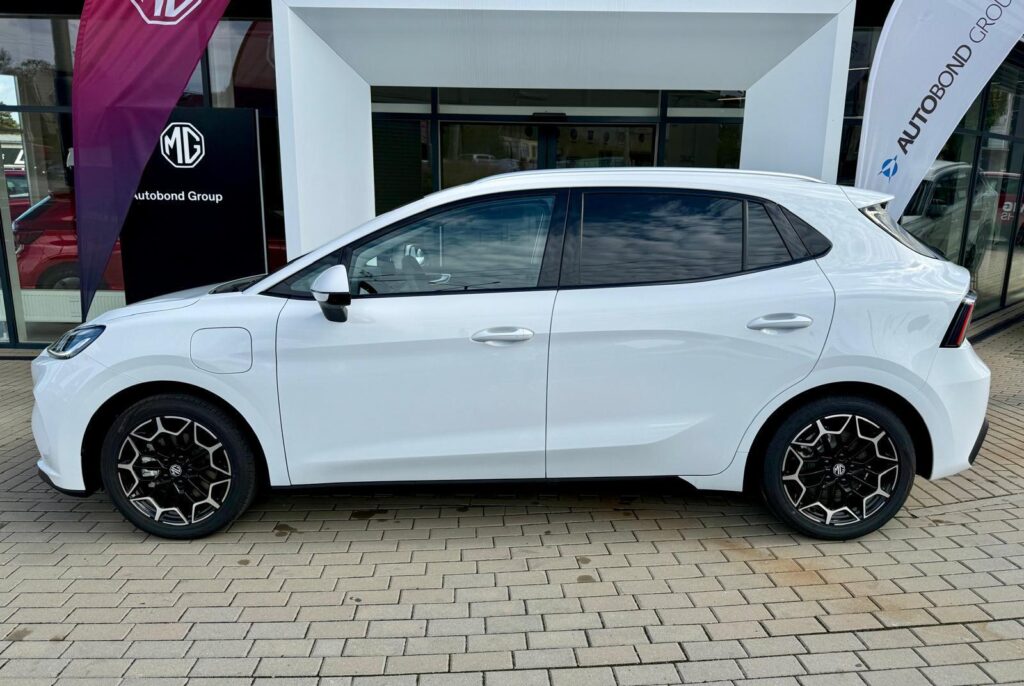MG MG4  URBAN PREMIUM EV 54kWh 118kW 1AT 4x2