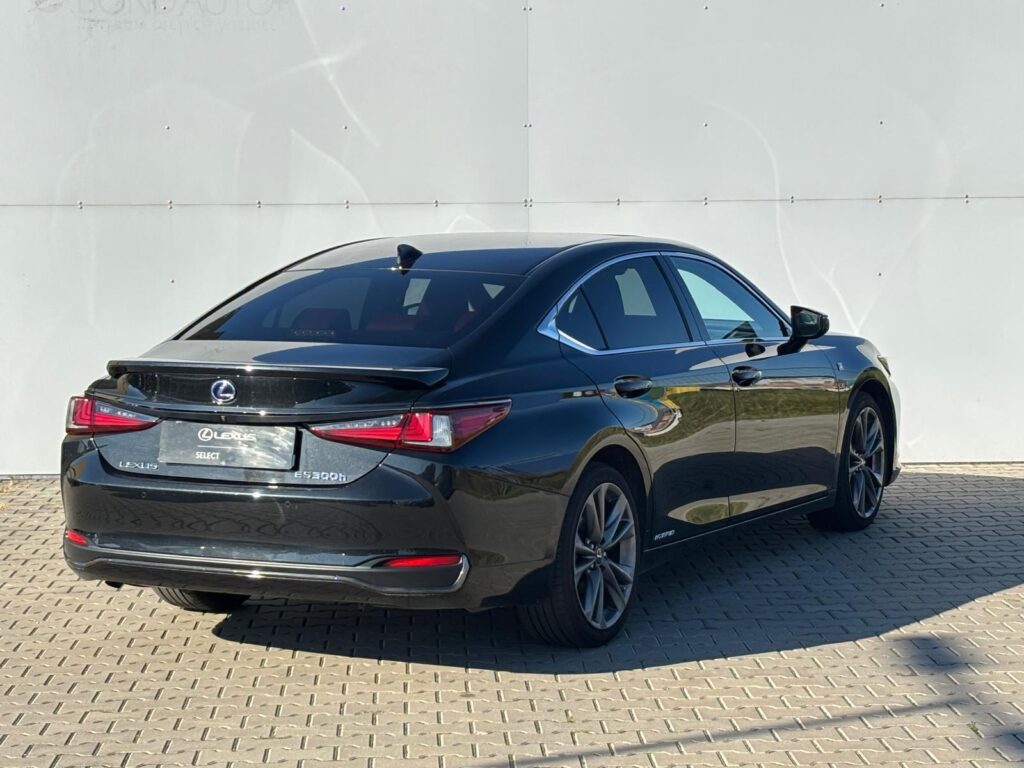 Lexus ES  2,5 HSD e-CVT F-Sport