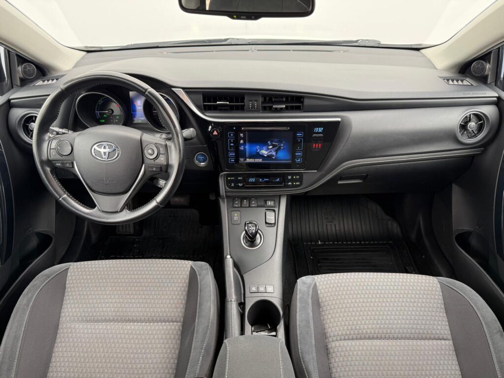 Toyota Auris  1.8 HSD e-CVT Selection