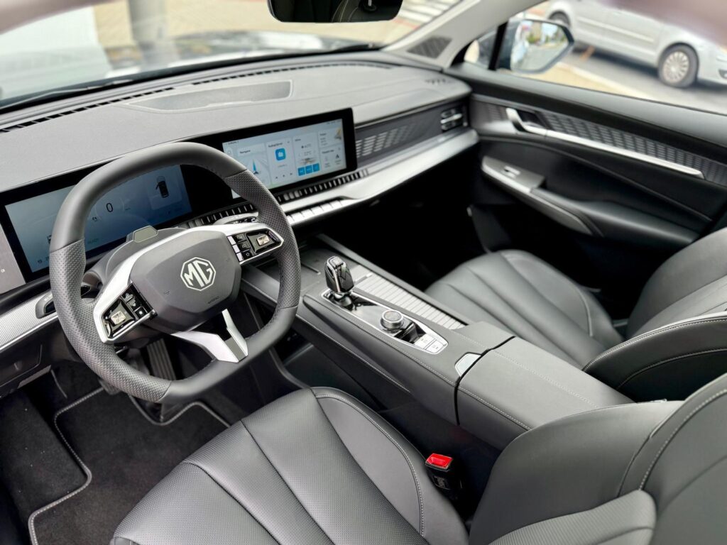 MG S9  PREMIUM 1.5TGI PHEV 220kW 1AT 4x2