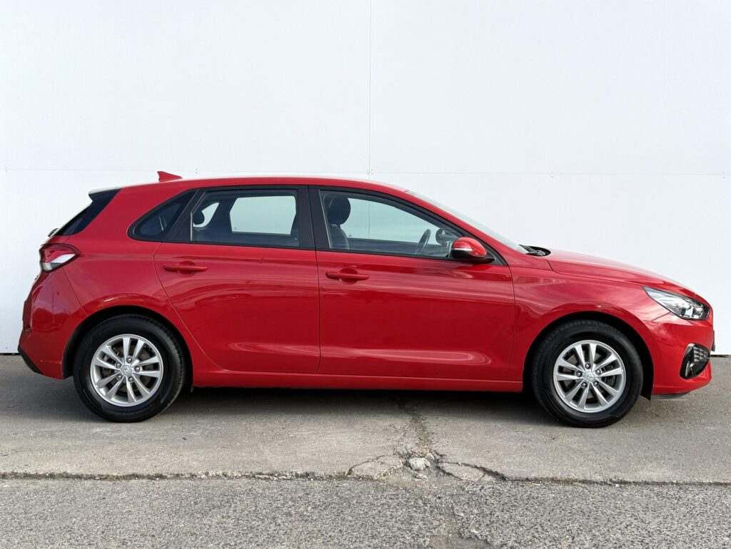 Hyundai i30  1.5 DPi 81kW Smart