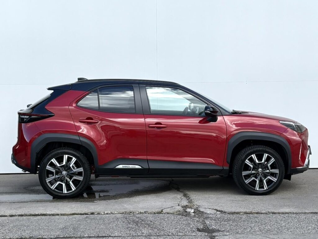 Toyota Yaris Cross  1.5 HSD 130k e-CVT AWD Executive