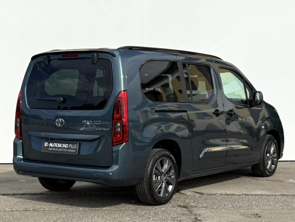 Toyota Proace City Verso  BEV 50 kWh Long Family