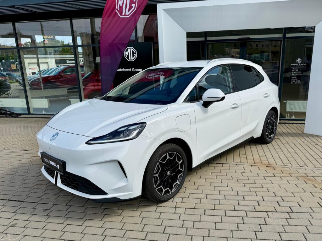MG MG4  URBAN PREMIUM EV 54kWh 118kW 1AT 4x2