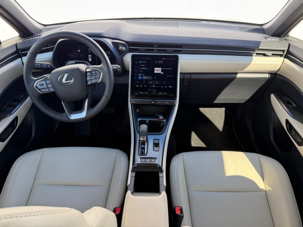 Lexus LBX  1.5 HSD e-CVT Elegant Tech