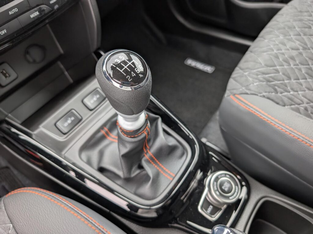 Suzuki Vitara  ELEGANCE 1,4 HYBRID M/T 4x4 BLACK EDITION (limitovaná edice)