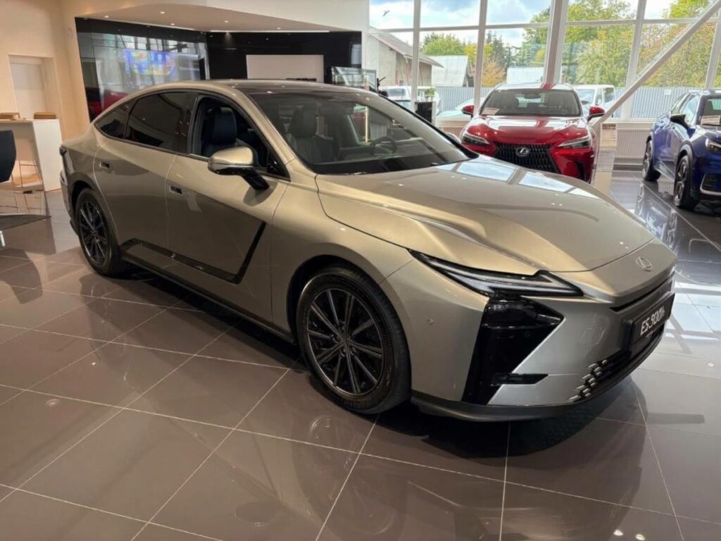 Lexus ES 300h  Prestige Top 4x4