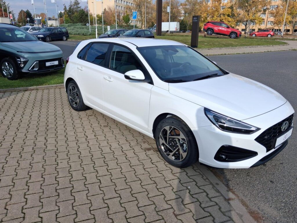 Hyundai i30  1.0 T-GDi 115k GO Czech!