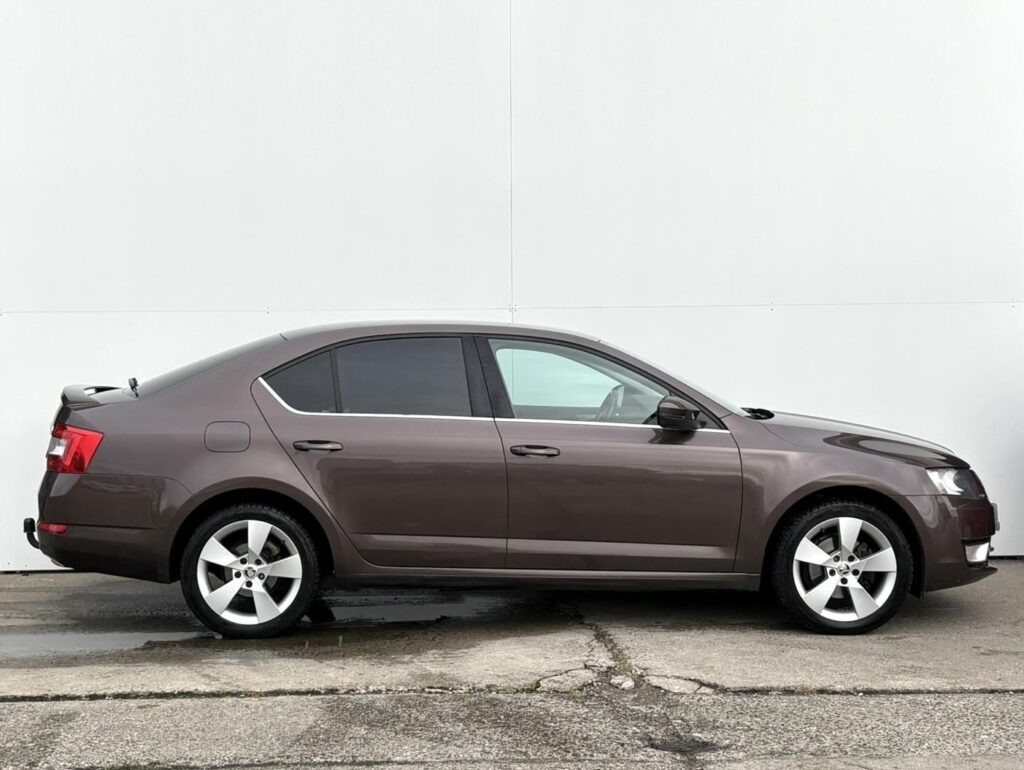 Škoda Octavia  1.4 TSI DSG / 103 kW Elegance