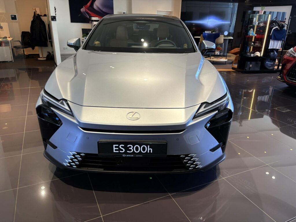 Lexus ES 300h  Prestige Top 4x4