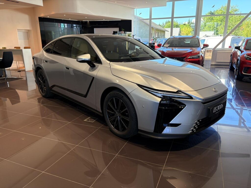 Lexus ES 300h  Prestige Top 4x4