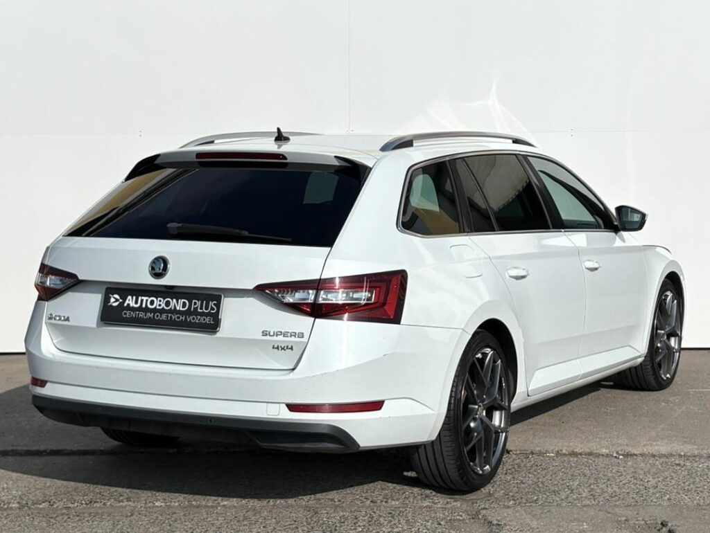 Škoda Superb  2.0 TDI 4x4 DSG / 140 kW Style Plus Comfort
