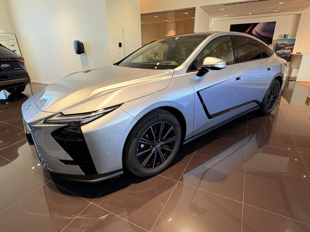 Lexus ES 300h  Prestige Top 4x4