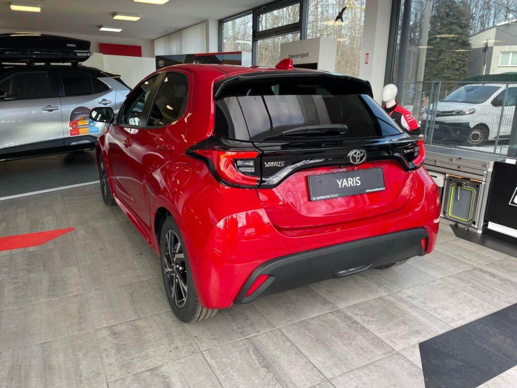 Toyota Yaris  Style 1.5 Hybrid (116 k)