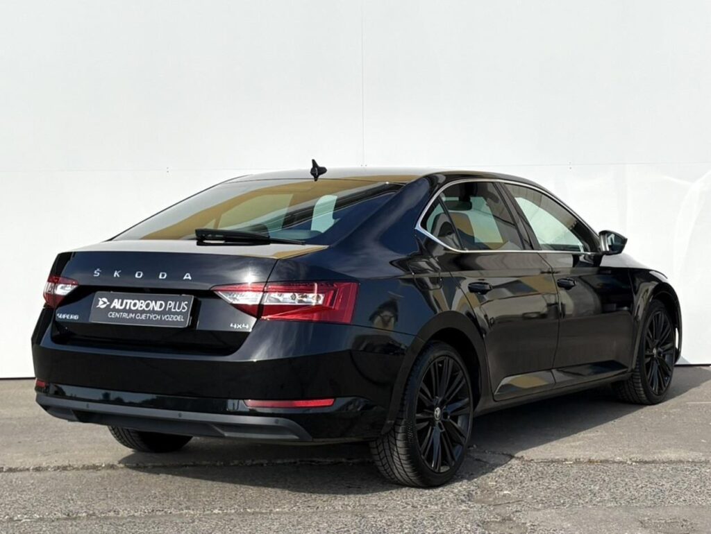 Škoda Superb  2.0 TDI 4x4 DSG / 147 kW Style Plus