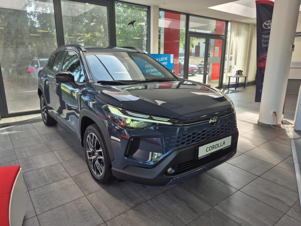 Toyota Corolla Cross  Style HEV, 1.8L, 140K