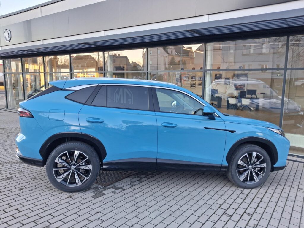 MG HS  EMOTION PHEV 200kW 4×2 3AT