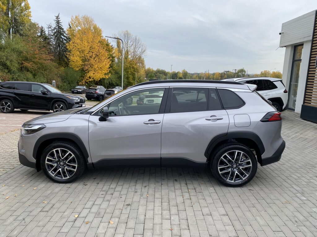 Toyota Corolla Cross  2.0 HEV STYLE + zimní kola