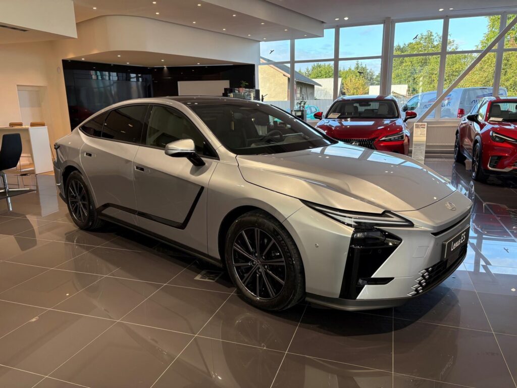 Lexus ES 300h  Prestige Top 4x4