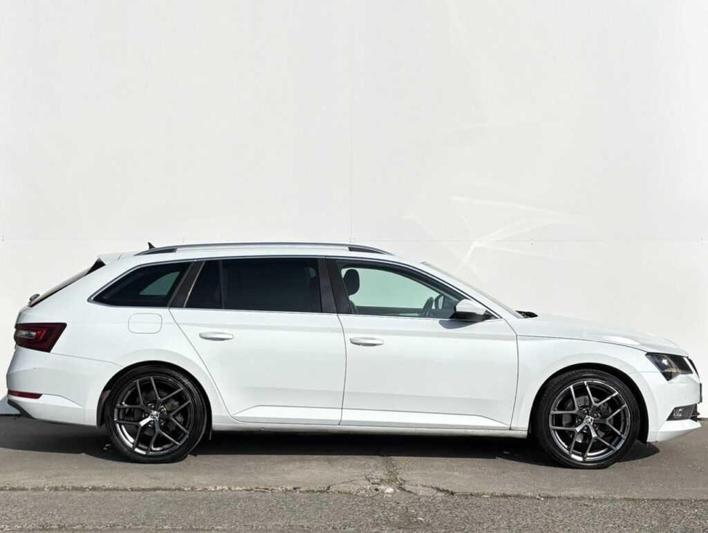 Škoda Superb  2.0 TDI 4x4 DSG / 140 kW Style Plus Comfort